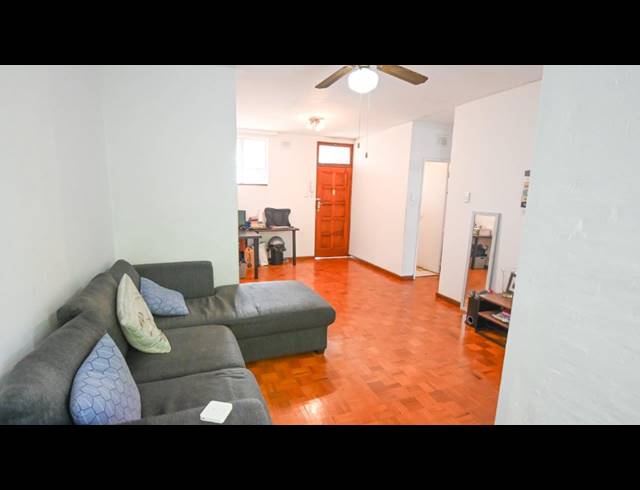 1.5 BEDROOM APARTMENT SOLD IN DAWNCLIFFE